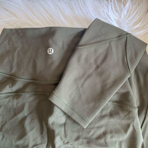 Lululemon In Movement Tight 25” - Picture 4 of 11